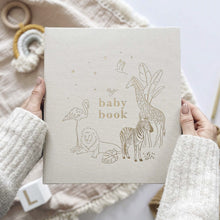 Laden Sie das Bild in den Galerie-Viewer, Blush-and-gold-invulboek-my-baby-safari-met-geschenkdoos